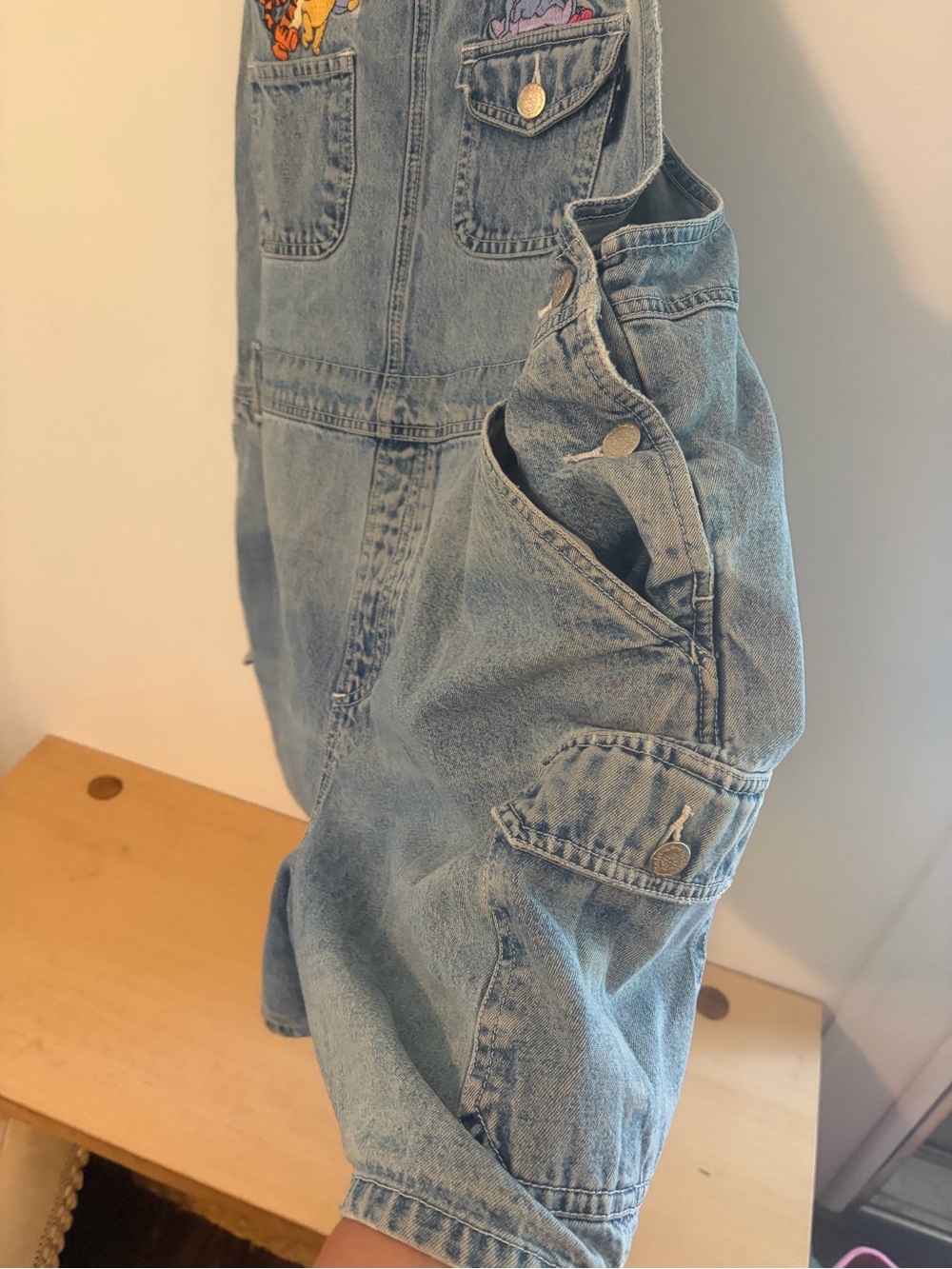 VTG Disney Winnie The Pooh Women’s Denim Bib Overalls Shorts Sz 14w/16w - Picture 2 of 5